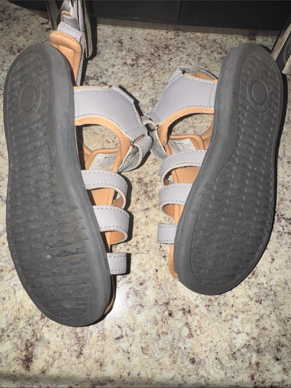 oomphies closed toe